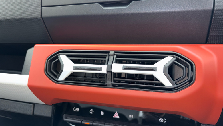 Dacia Spring 27kWh Expression 65 48kW 5dr Auto Electric Hatchback